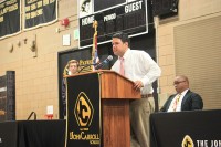 Week In Pictures: Senior Awards, Chemistry Lab, and Class Speeches