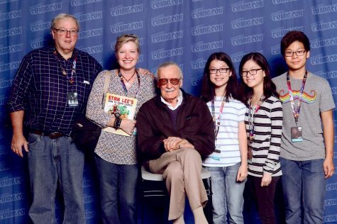 Seniors Lindsay (left) and Sierra Baker (right) pose with family and Stan Lee, a famous comic-book writer and former president of Marvel Comics at a Comic-Con. The Bakers have gone to Comic-Cons in Atlanta, New York, and Orlando.