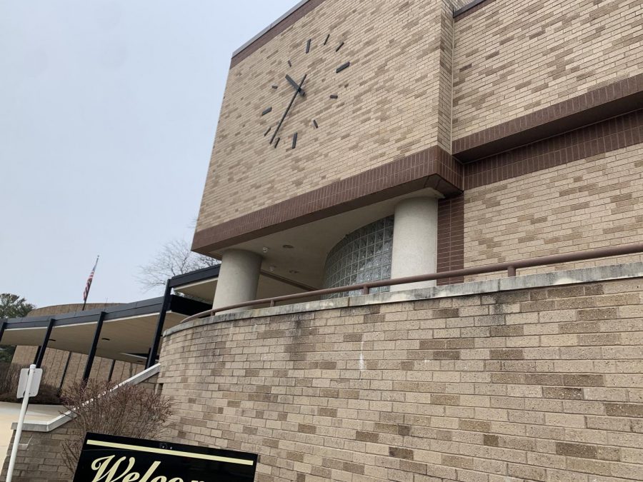Outside clock undergoes needed repairs in January