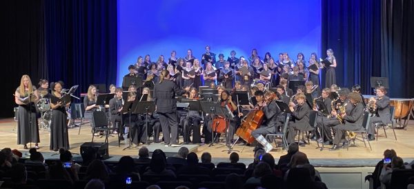 Musical groups perform in annual Christmas concert