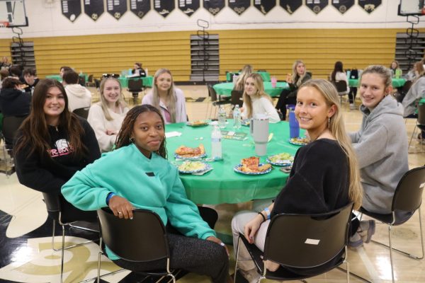 Class celebrates 100-day mark to graduation with lunch
