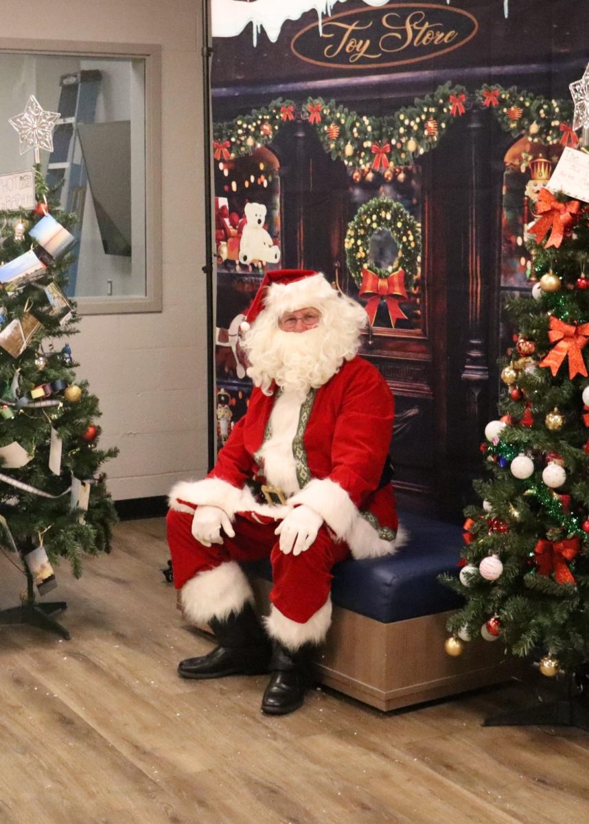 JC welcomes community into the building for the third annual Festival of Lights